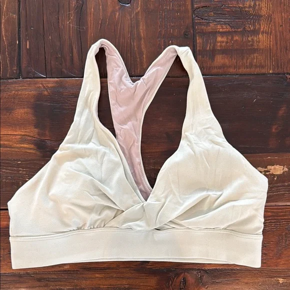 Lululemon Athletica Sweet Awakenings Bra in light green. Size 10. GUC. - Picture 1 of 4